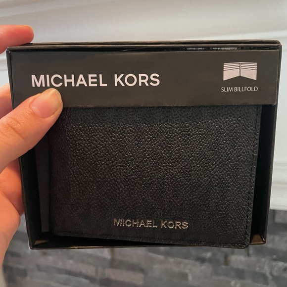 Michael Kors Men Jet Set Wallet - Picture 6 of 13